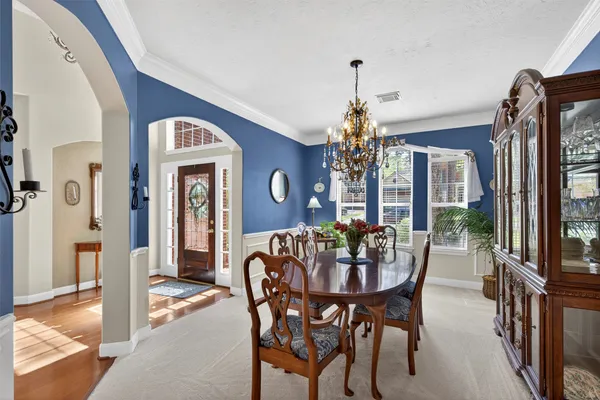 $899,000 | 19 Baylark Place, The Woodlands, TX 77382