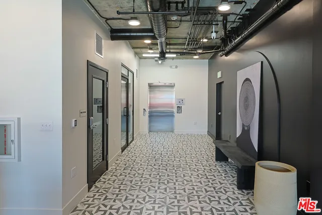 a view of entryway front of house