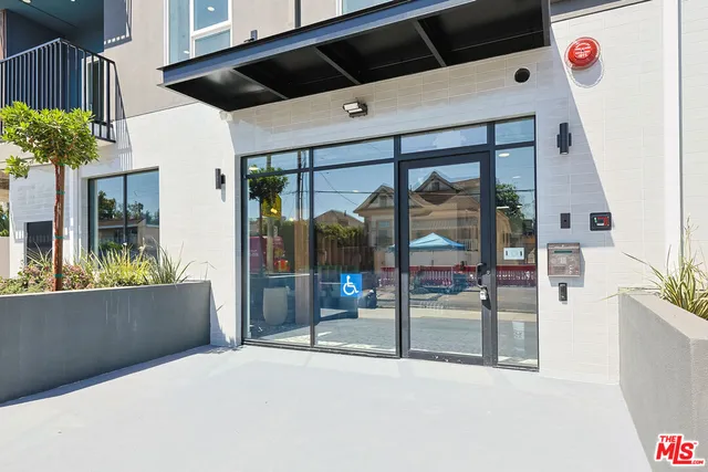 $3,700 | 1037 Dewey Avenue, Unit 604, Los Angeles, CA 90006