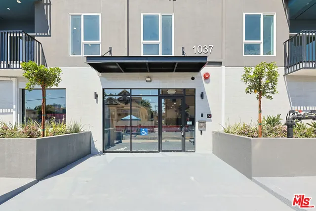 $3,700 | 1037 Dewey Avenue, Unit 604, Los Angeles, CA 90006