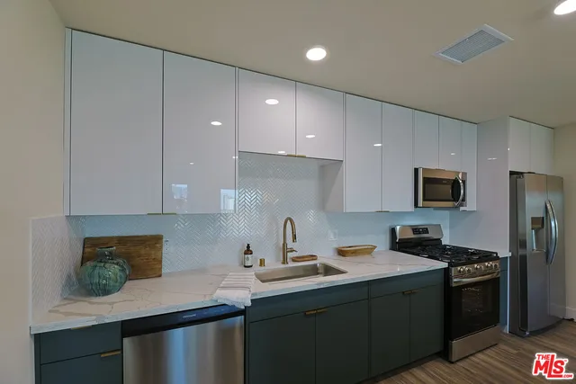 $3,700 | 1037 Dewey Avenue, Unit 604, Los Angeles, CA 90006