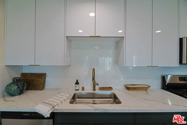 $3,700 | 1037 Dewey Avenue, Unit 604, Los Angeles, CA 90006