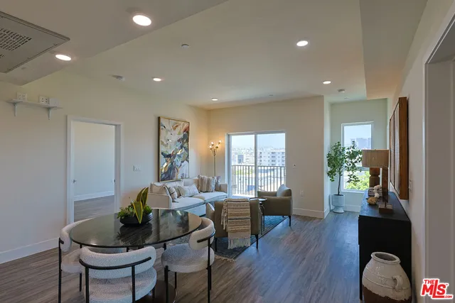 $3,700 | 1037 Dewey Avenue, Unit 604, Los Angeles, CA 90006