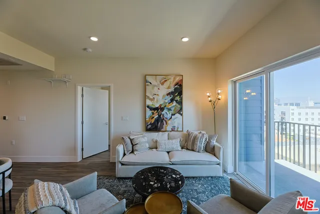 $3,700 | 1037 Dewey Avenue, Unit 604, Los Angeles, CA 90006