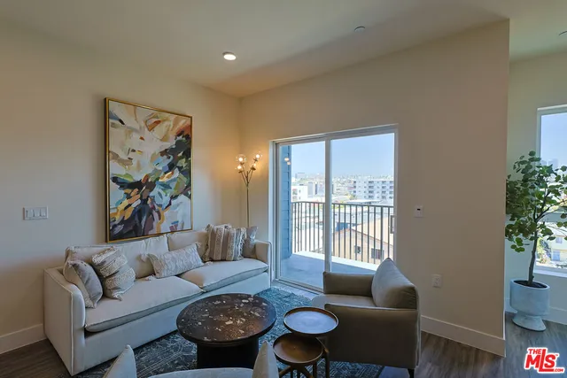 $3,700 | 1037 Dewey Avenue, Unit 604, Los Angeles, CA 90006