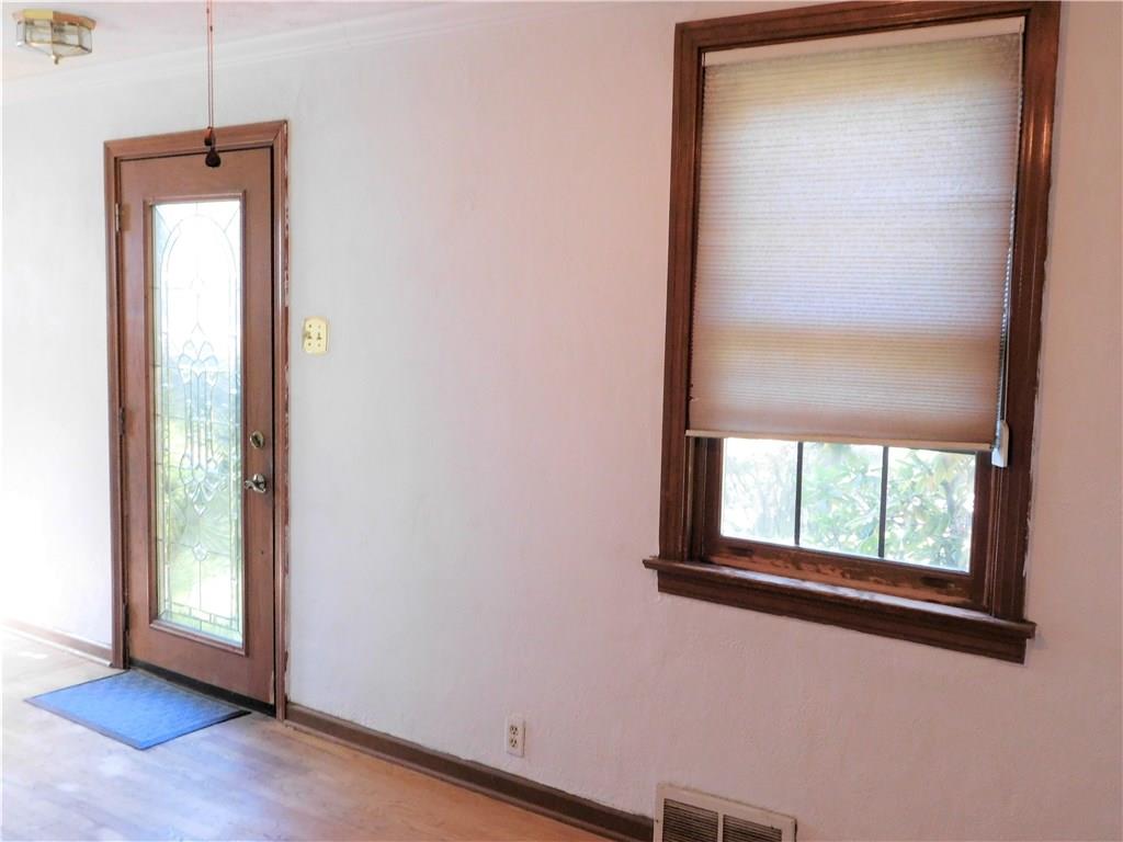 317 Duff Road Pittsburgh, PA 15235 - Photo 4 of 25 Gallery Image 4