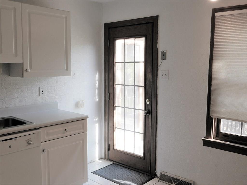 317 Duff Road Pittsburgh, PA 15235 - Photo 7 of 25 Gallery Image 7
