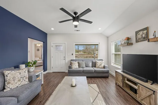 $219,900 | 800 North Broughton Street, Sherman, TX 75090