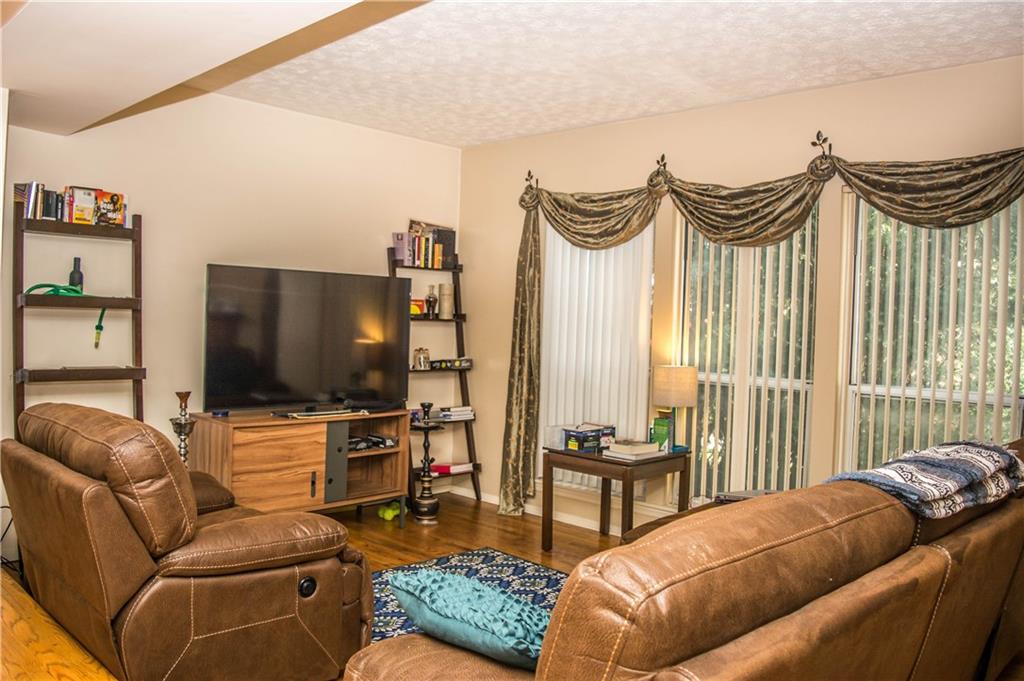 705 Fitzgerald Street Pittsburgh, PA 15213 - Photo 2 of 16 Living Room