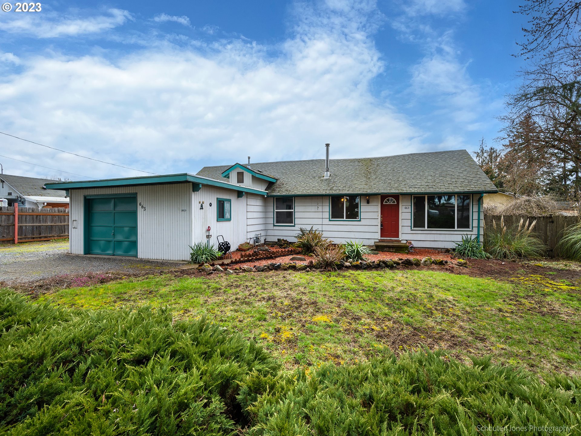 663 West Fairview Drive Springfield, OR 97477 - Photo 1 of 32