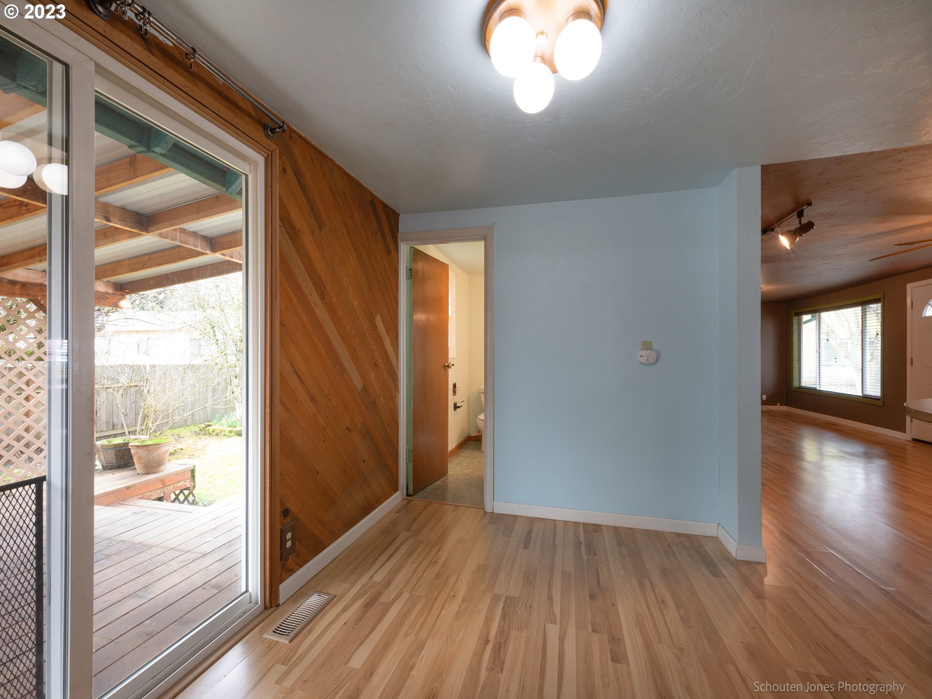 663 West Fairview Drive Springfield, OR 97477 - Photo 12 of 32