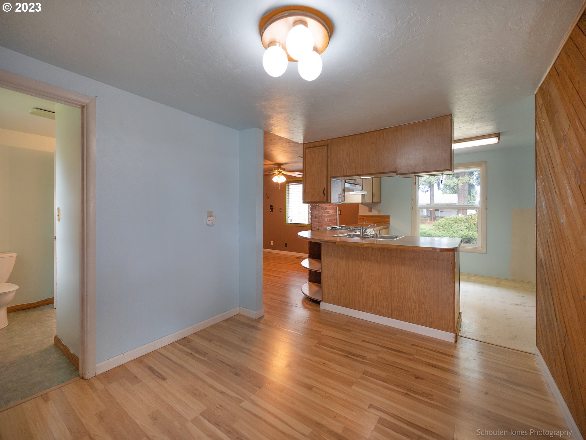 663 West Fairview Drive Springfield, OR 97477 - Photo 15 of 32