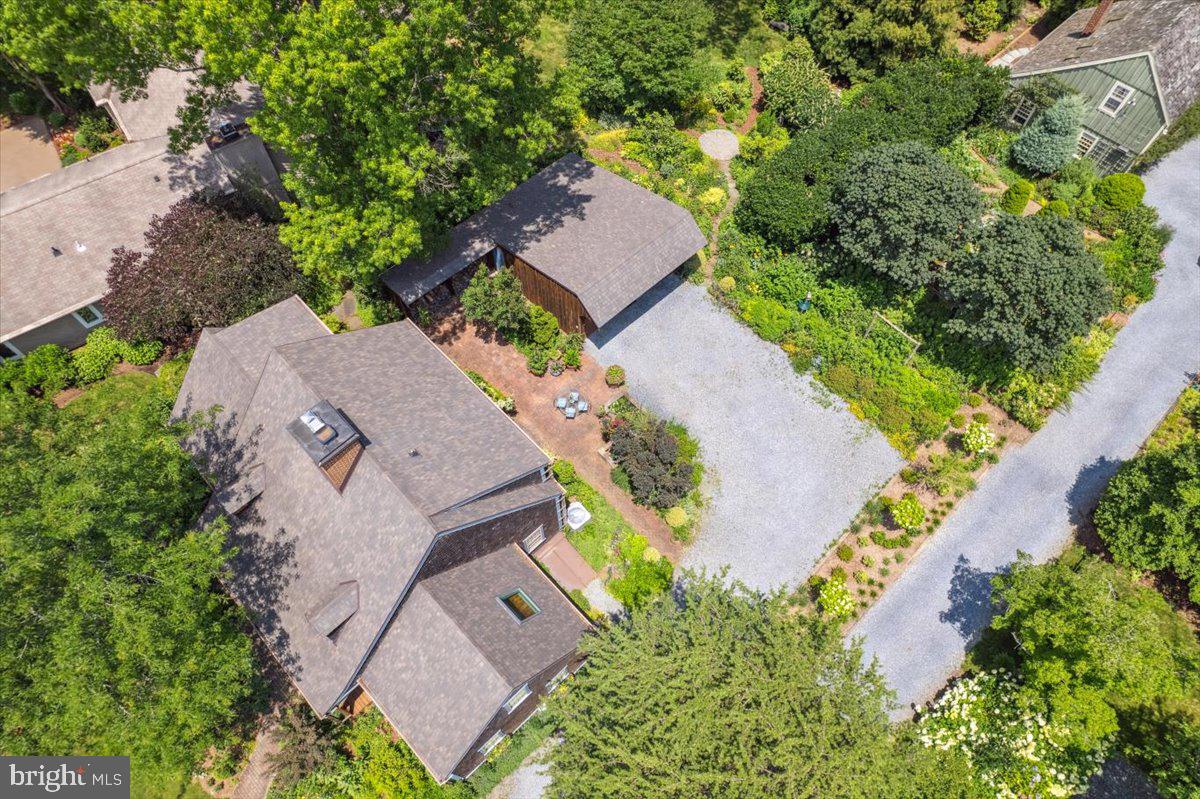 356 Broadview Lane Annapolis, MD 21401 - Photo 43 of 48 an aerial view of a house with garden space and a street view