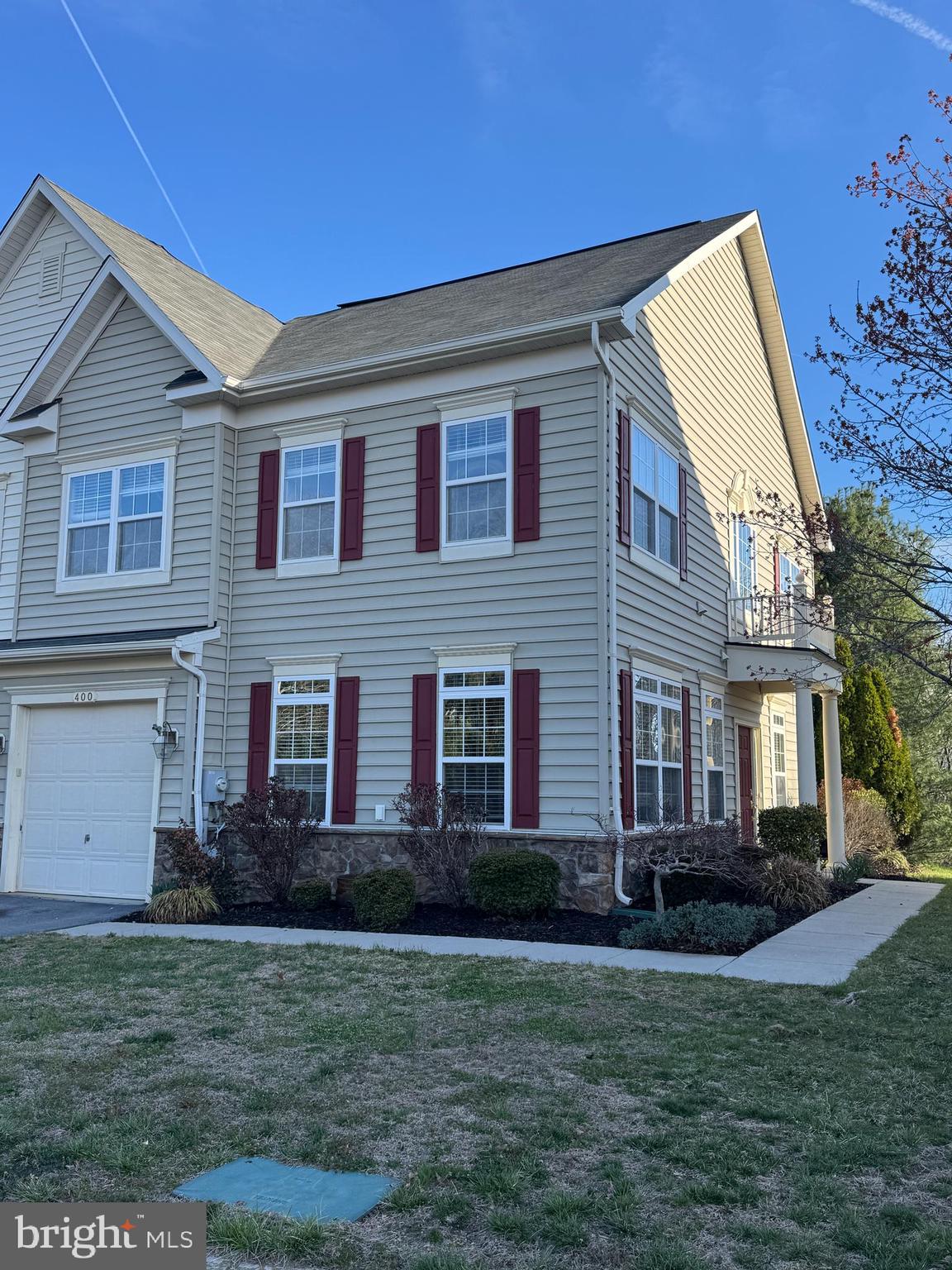 400 Kintyre Lane Stephens City, VA 22655 - Photo 2 of 33 a front view of a house with garden