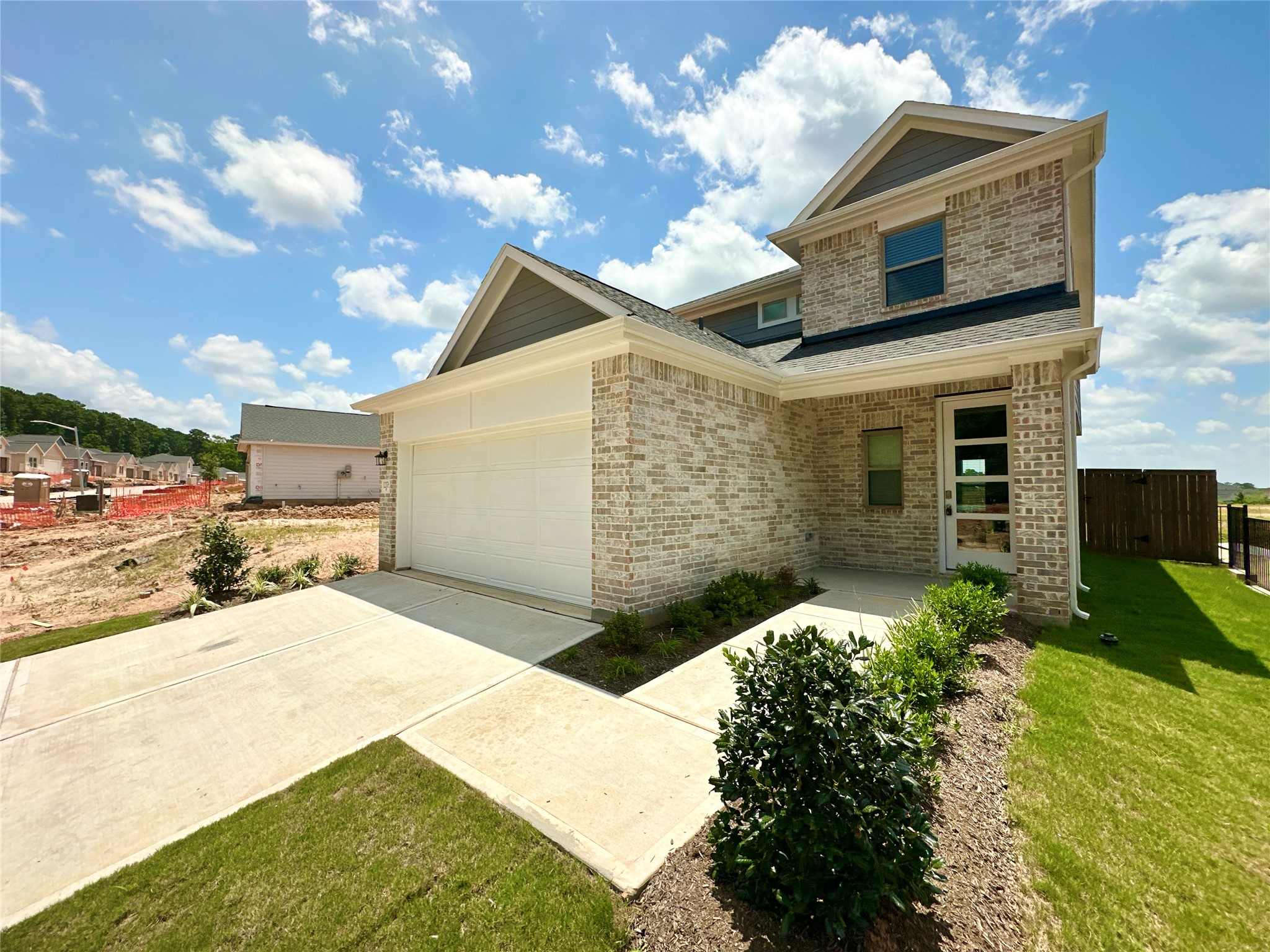 12176 Ridge Top Drive Conroe, TX 77304 - Photo 5 of 31 Welcome home!