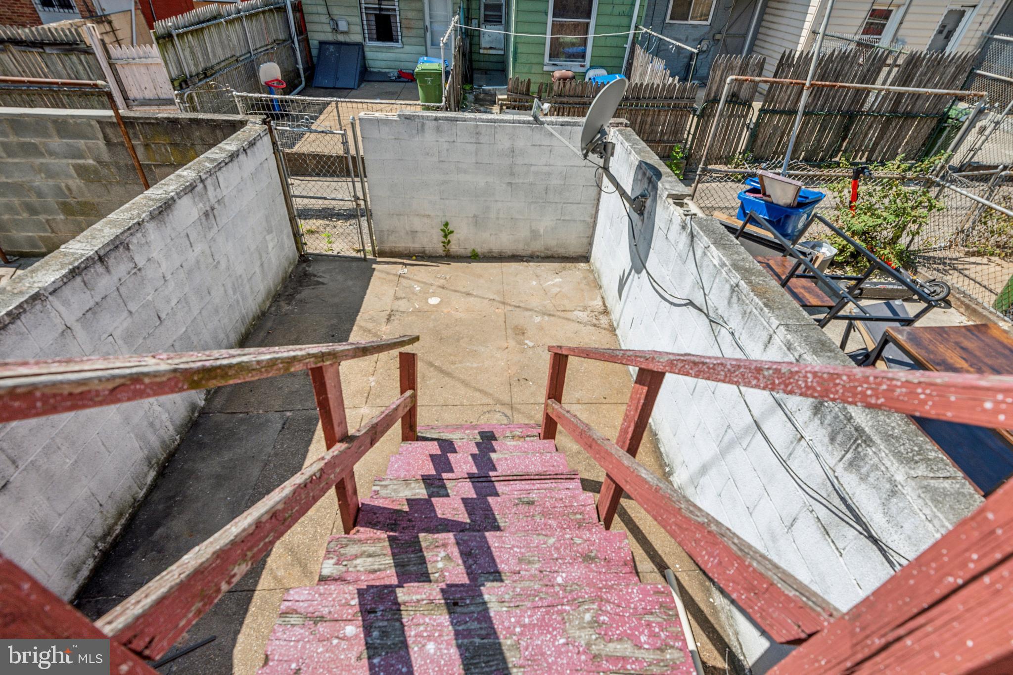402 North Curley Street Baltimore, MD 21224 - Photo 19 of 22 Back exterior patio