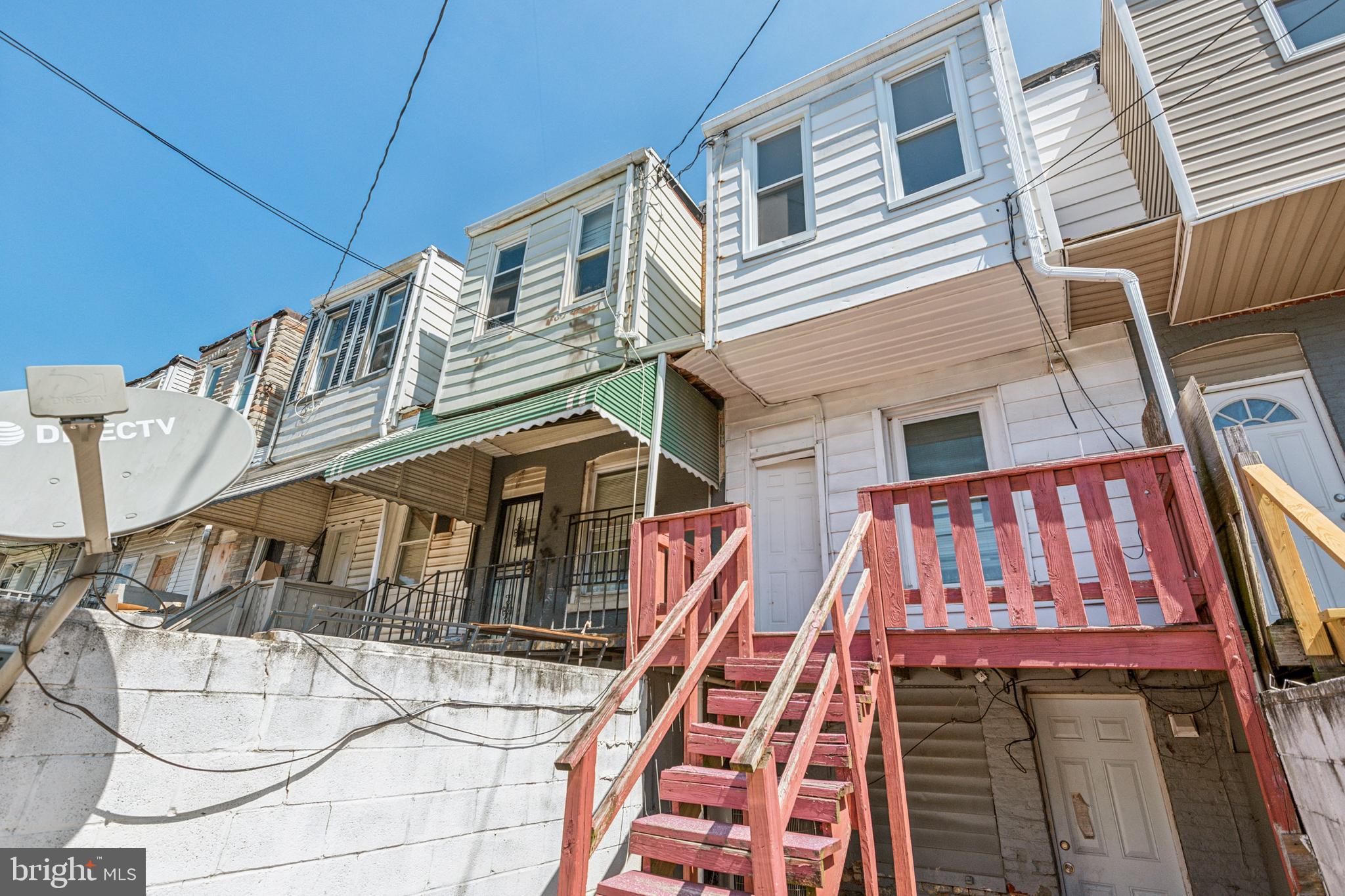 402 North Curley Street Baltimore, MD 21224 - Photo 20 of 22 Back exterior deck
