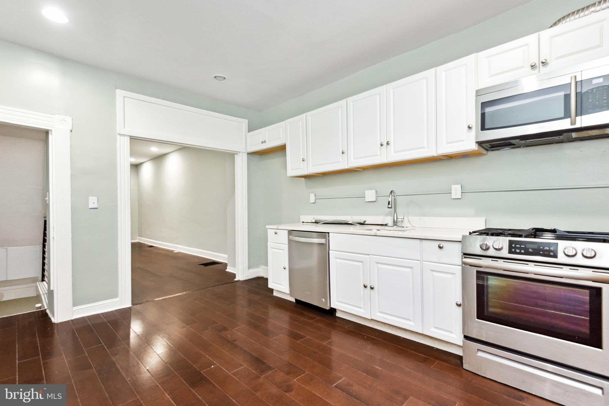 402 North Curley Street Baltimore, MD 21224 - Photo 4 of 22 Kitchen