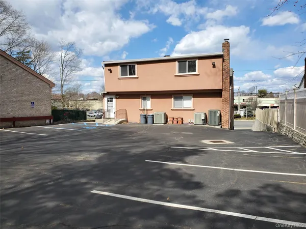 $4,300 | 122 Forest Avenue, Unit REAR, Glen Cove, NY 11542