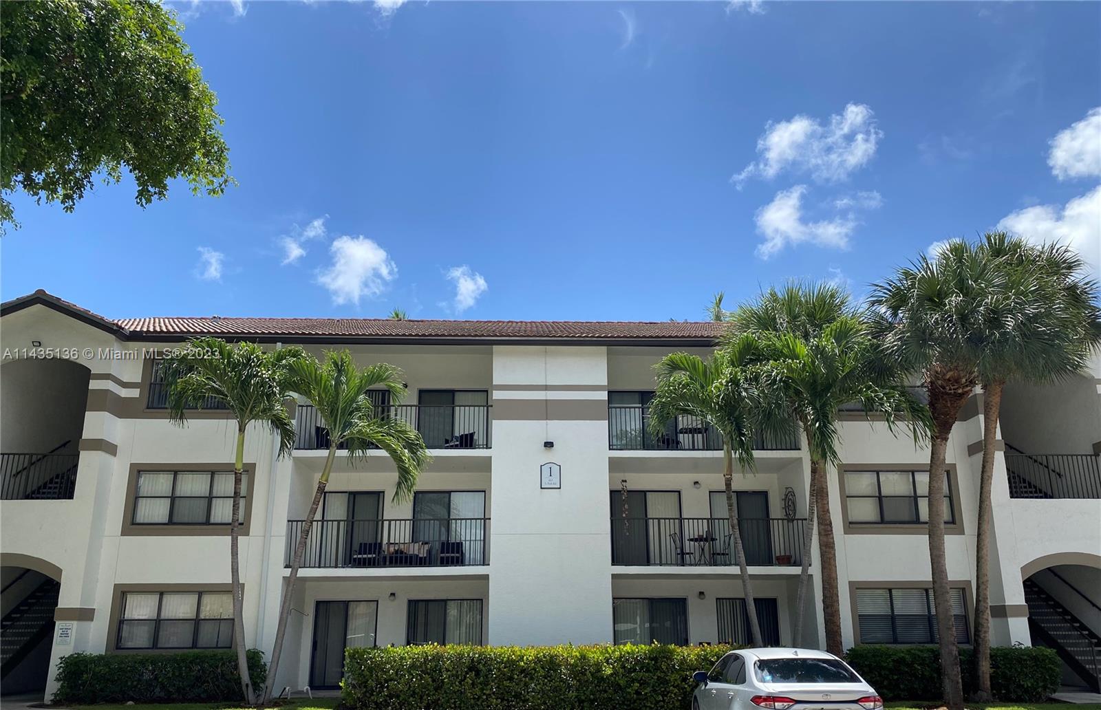 610 South Park Road, Unit 151 Hollywood, FL 33021 - Photo 2 of 34 a view of a building with a tree