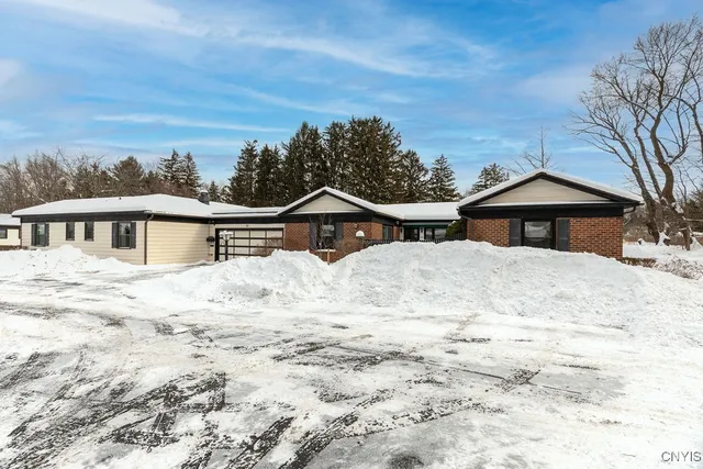 $315,000 | 25 The Orchard, Manlius, NY 13066