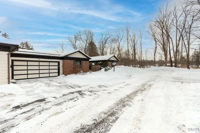 $315,000 | 25 The Orchard, Manlius, NY 13066