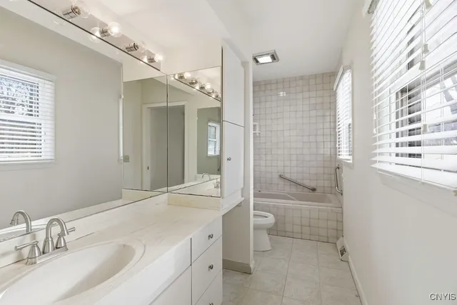 $315,000 | 25 The Orchard, Manlius, NY 13066