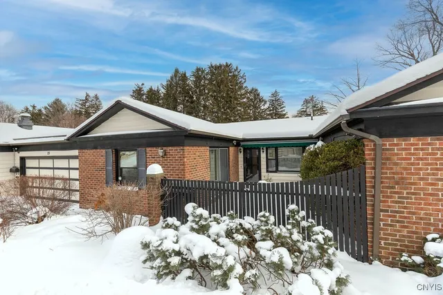 $315,000 | 25 The Orchard, Manlius, NY 13066