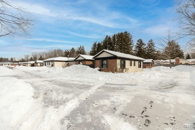 $315,000 | 25 The Orchard, Manlius, NY 13066