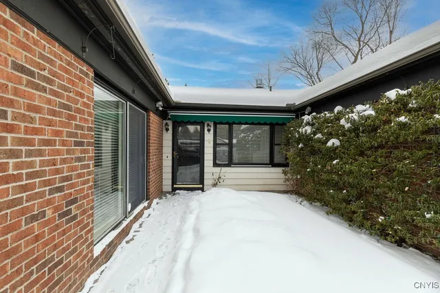 $315,000 | 25 The Orchard, Manlius, NY 13066