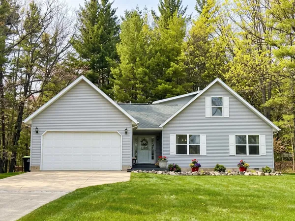 $260,000 | 5019 Kings Way, Gladwin, MI 48624