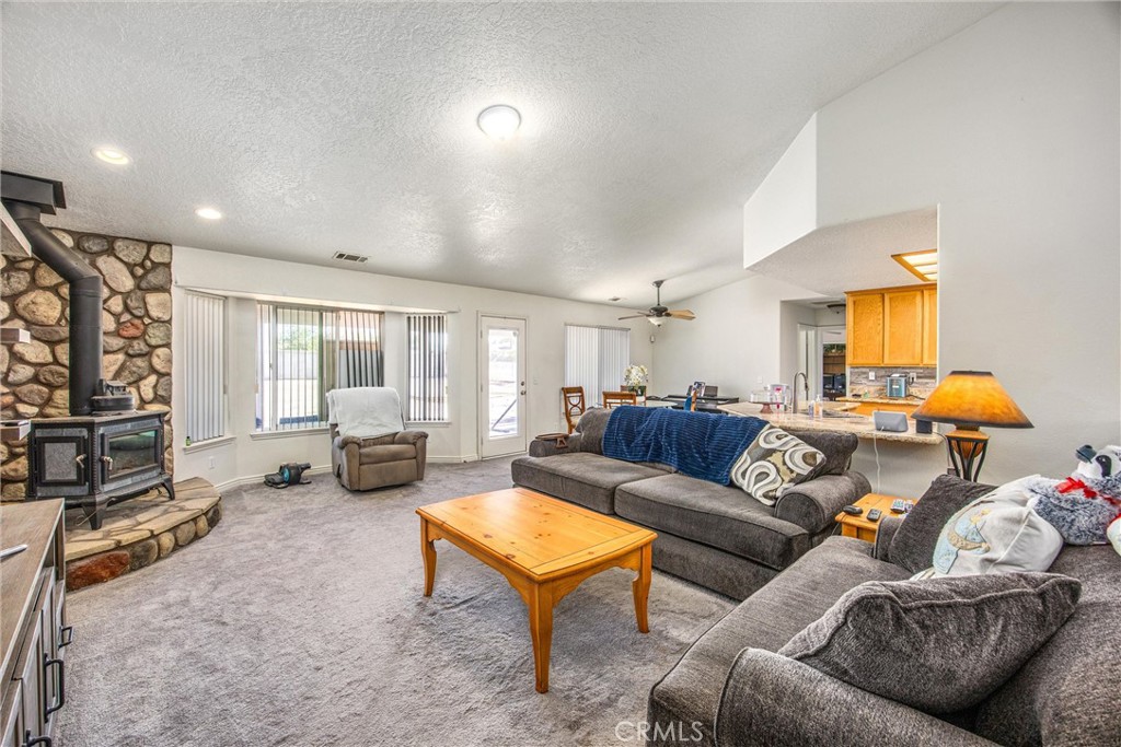 16403 El Centro Road Hesperia, CA 92345 - Photo 13 of 51