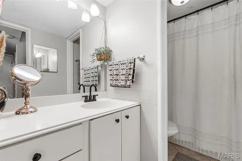 $190,000 | 10429 Corbeil Drive, Unit 60, St. Louis, MO 63146