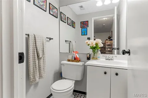 $190,000 | 10429 Corbeil Drive, Unit 60, St. Louis, MO 63146