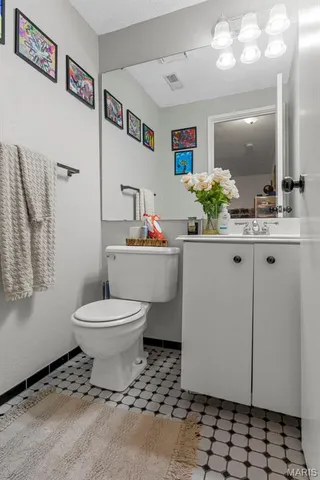 $190,000 | 10429 Corbeil Drive, Unit 60, St. Louis, MO 63146