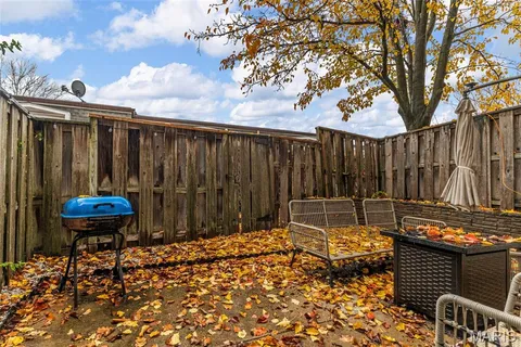 $190,000 | 10429 Corbeil Drive, Unit 60, St. Louis, MO 63146