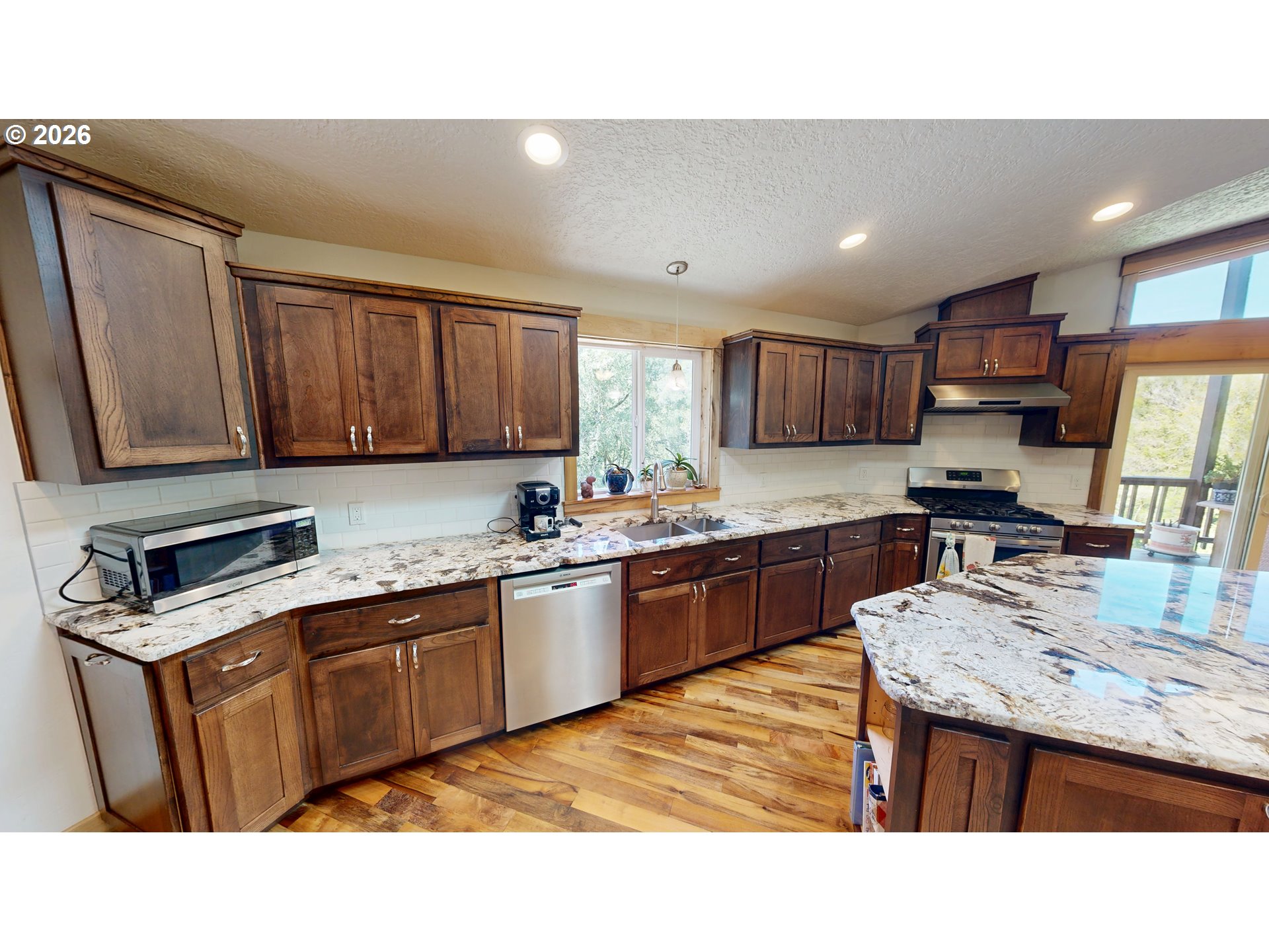 17638 Lewis Creek Road Brookings, OR 97415 - Photo 5 of 48