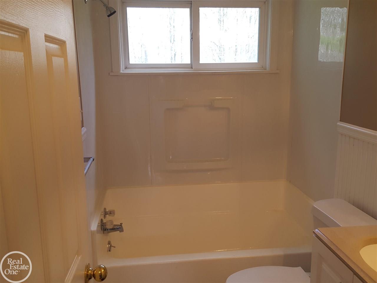2396 Partridge Road Port Huron, MI 48060 - Photo 14 of 32 31289494-13.JPG