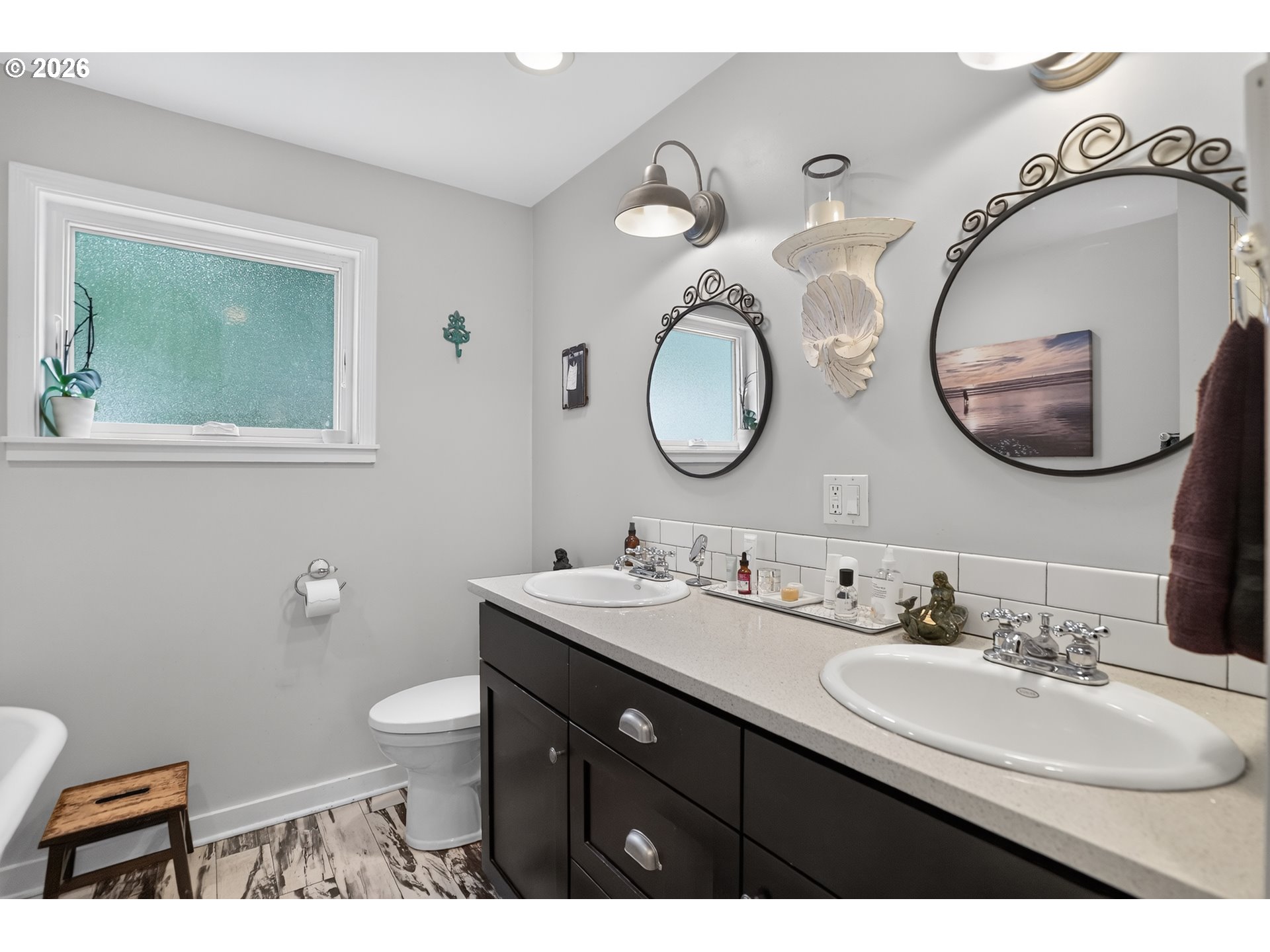 8326 Southwest 57th Avenue Portland, OR 97219 - Photo 18 of 28 Bathroom