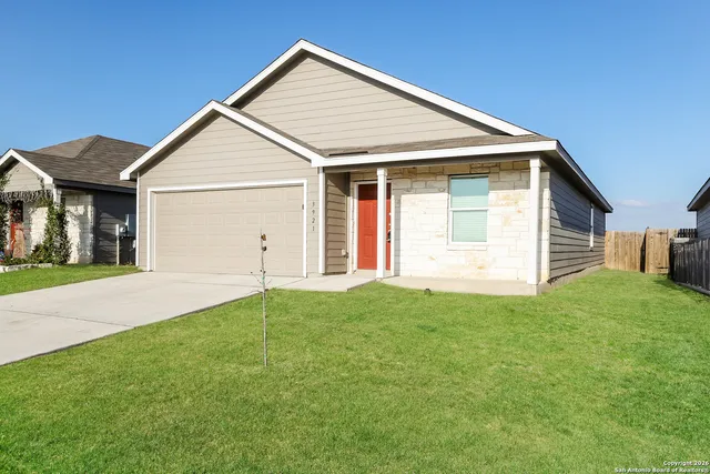 $1,400 | 3921 Far Horizon, Seguin, TX 78155
