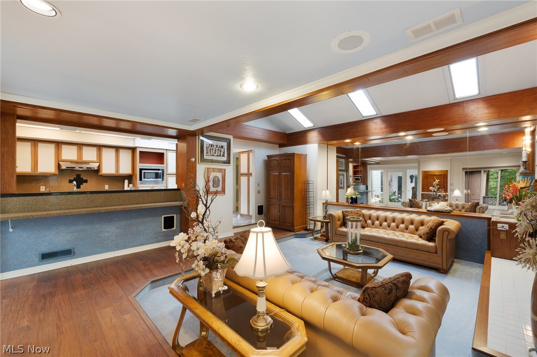 662 Barrett Road Berea, OH 44017 - Photo 10 of 36 Gallery Image 10