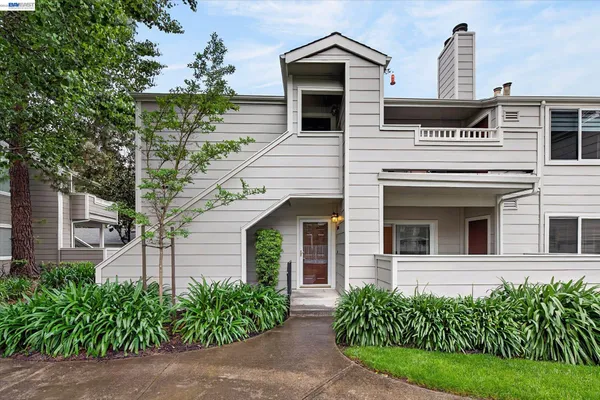 $729,000 | 108 Norris Canyon Place, Unit D, San Ramon, CA 94582