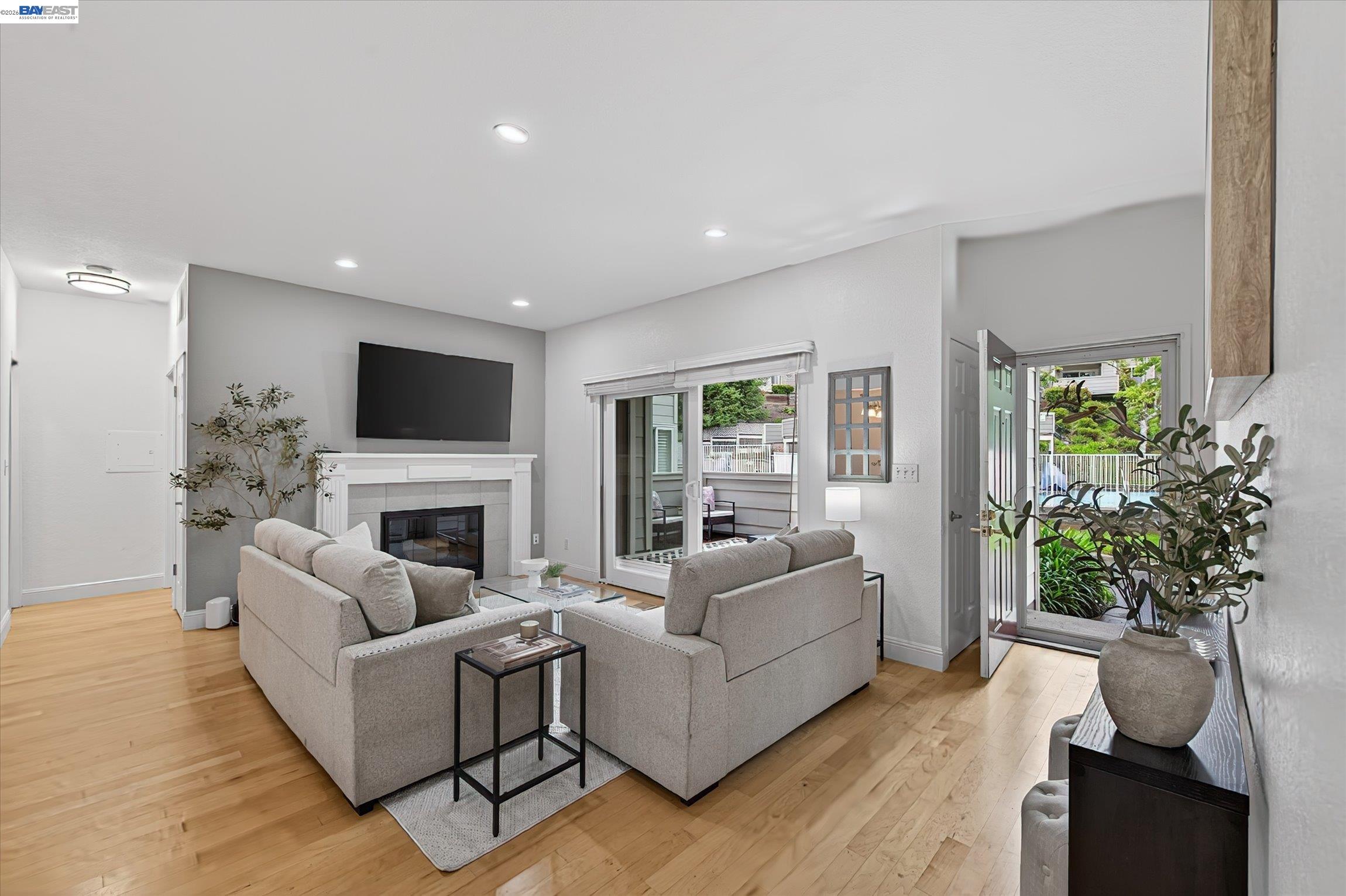 108 Norris Canyon Place, Unit D San Ramon, CA 94582 - Photo 3 of 33