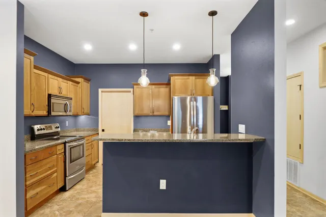 $349,900 | 10 Glen Brook Way, Unit 109, Fitchburg, WI 53711