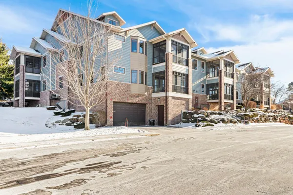 $339,900 | 10 Glen Brook Way, Unit 109, Fitchburg, WI 53711
