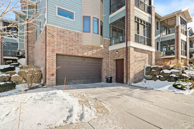 $349,900 | 10 Glen Brook Way, Unit 109, Fitchburg, WI 53711