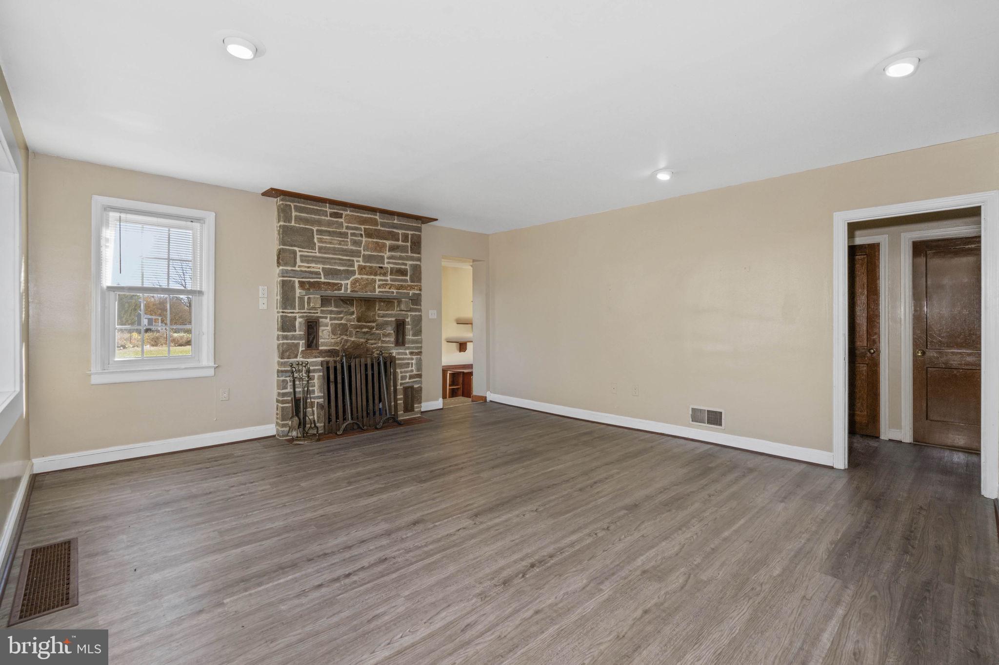 6096 Telegraph Road Elkton, MD 21921 - Photo 11 of 47 Living room