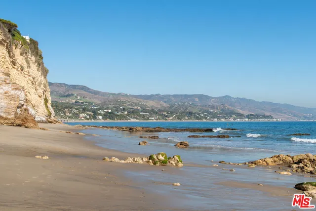 $4,995,000 | 6672 Zumirez Drive, Malibu, CA 90265