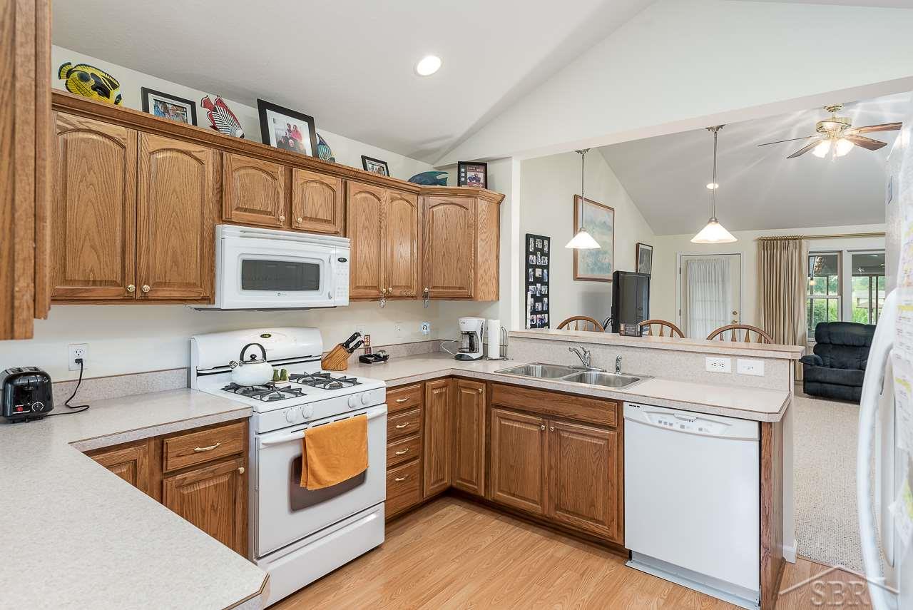 2719 Shattuck Road Saginaw, MI 48603 - Photo 5 of 24 Kitchen