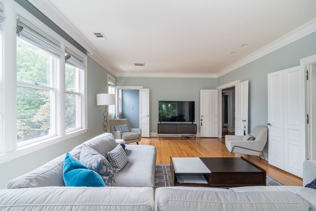 44 Rawson Road, Unit 2 Brookline, MA 02445 - Photo 4 of 29